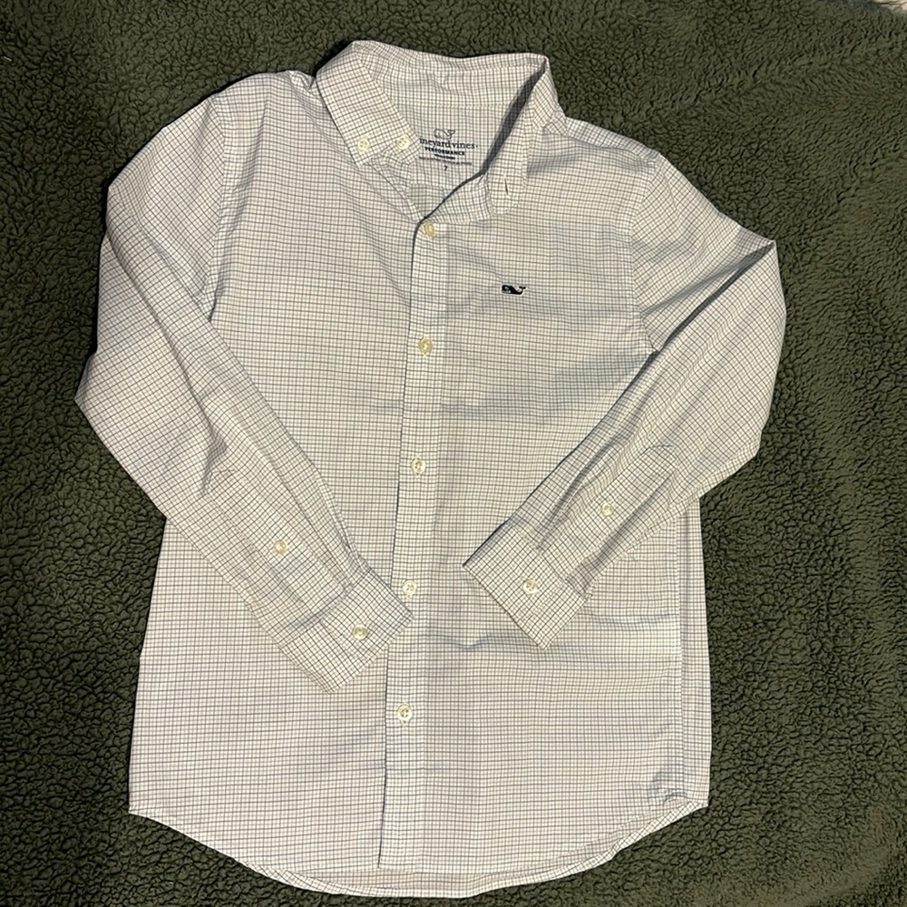 Like new….Vineyard Vines boy’s size 7 “performance” button down shirt.